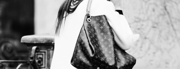 1위: 루이뷔통 (Louis Vuitton)