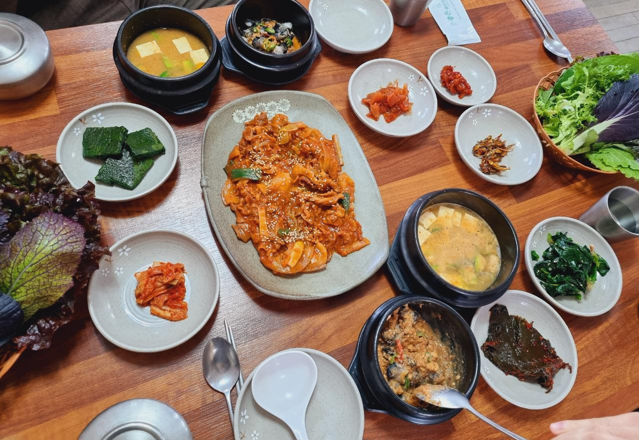  안성 금광호수 쌈밥 맛집, 싱싱한 쌈채소가 리필되는 안성 전주우렁본가!
