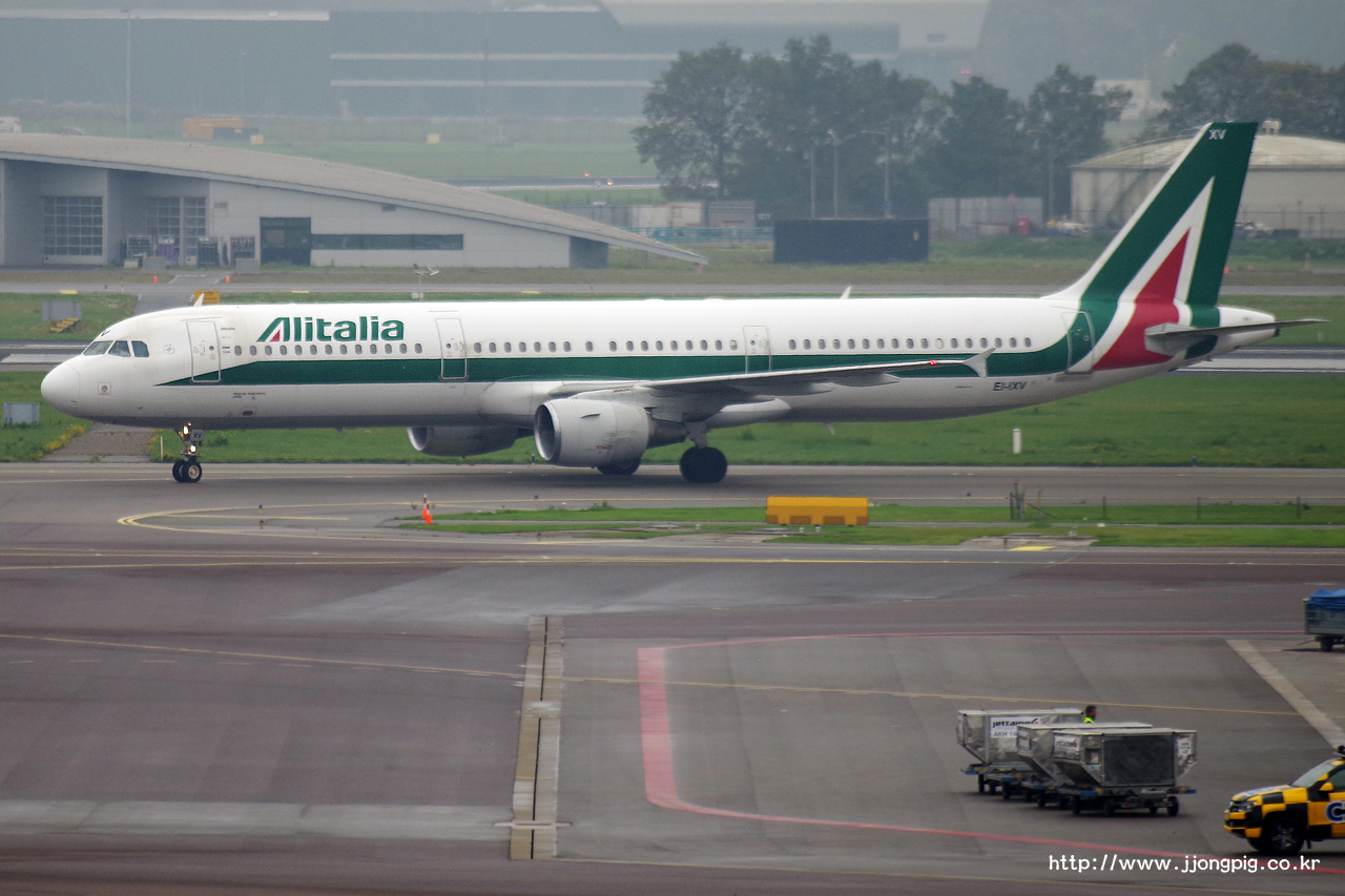 알이탈리아 Alitalia AZ AZA EI-IXV A321-100 Airbus A321-100 A321 스히폴(스키폴) Amsterdam - Schiphol 암스텔담(암스테르담) Amsterdam AMS EHAM