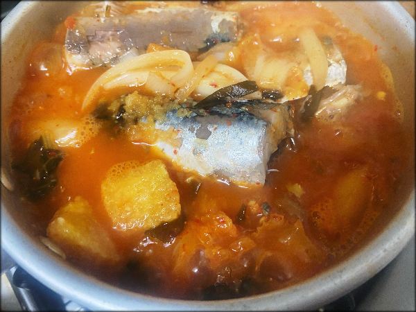 고등어김치찌개 끓이는 과정 2