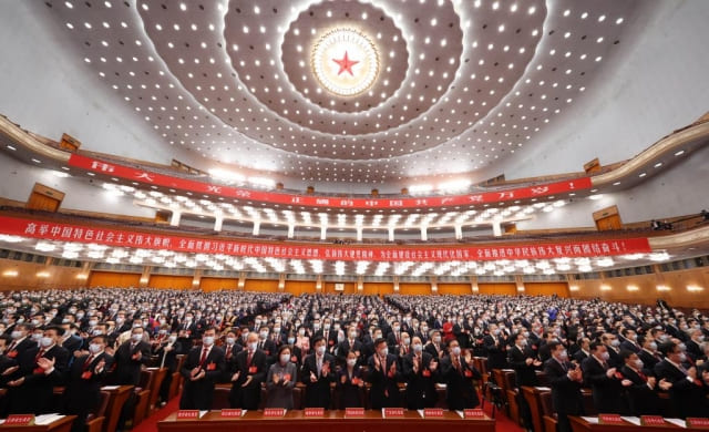  [中 당대회 폐막] 후진타오 전 국가주석, 당 대회에서 의문의 강제 퇴장 당해 Watch: Xi Jinping's immediate predecessor ‘mysteriously’ escorted out of meeting