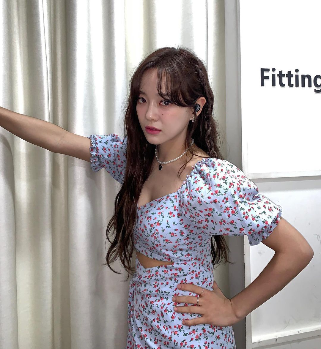  김세정 꽃길 드레스 인스타그램 셀카 사진