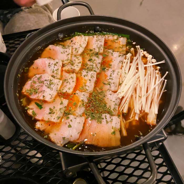 홍대입구 맛집 추천 생방송투데이 서양식 돼지국밥 수비드 삼겹 물수육 오늘방송 리얼맛집