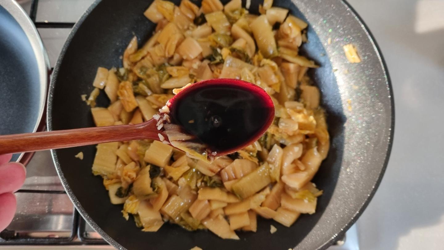 양조간장 한 스푼