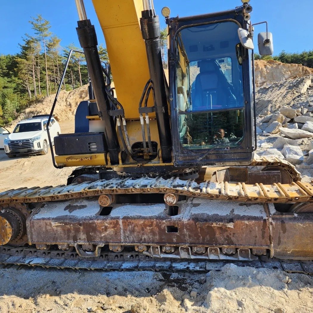  캐타필라 336D2L 2014년식 8000만원 판매합니다.