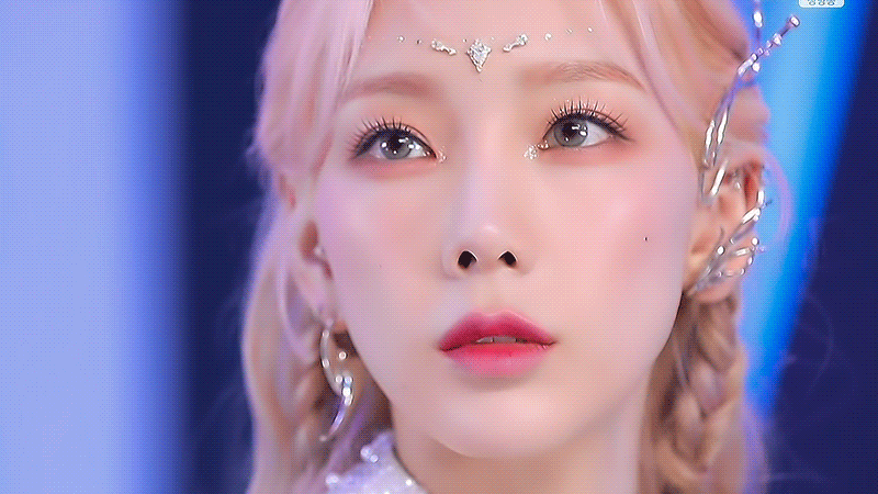  엠카 태연 INVU 움짤 gif