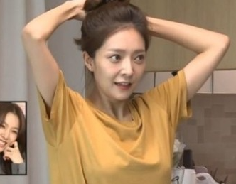  서지혜는 온종일 부기와 혈액순환 관리를 위해 사투를 벌이는 나혼자 산다. 동네언니