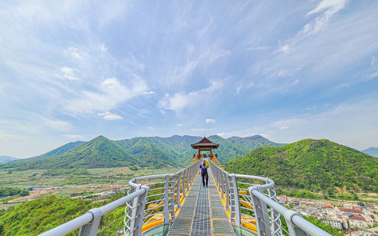 봉명산 출렁다리