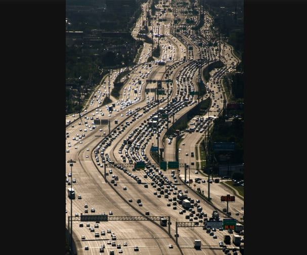 세계에서 가장 넓은 고속도로 VIDEO: World&#39;s widest highway