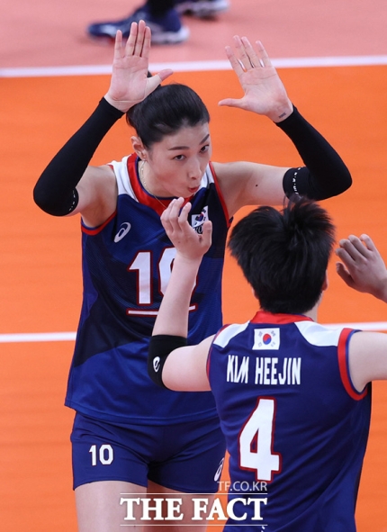 사기꾼 김연경과 올림픽 여자 배구팀 간절함이 만든 결과 - 10