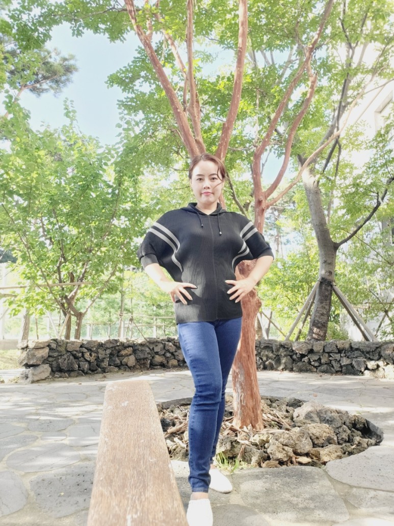 트레이닝 스타일이 살아나는 40대 여성의류 쇼핑몰 알로하 플리츠 9