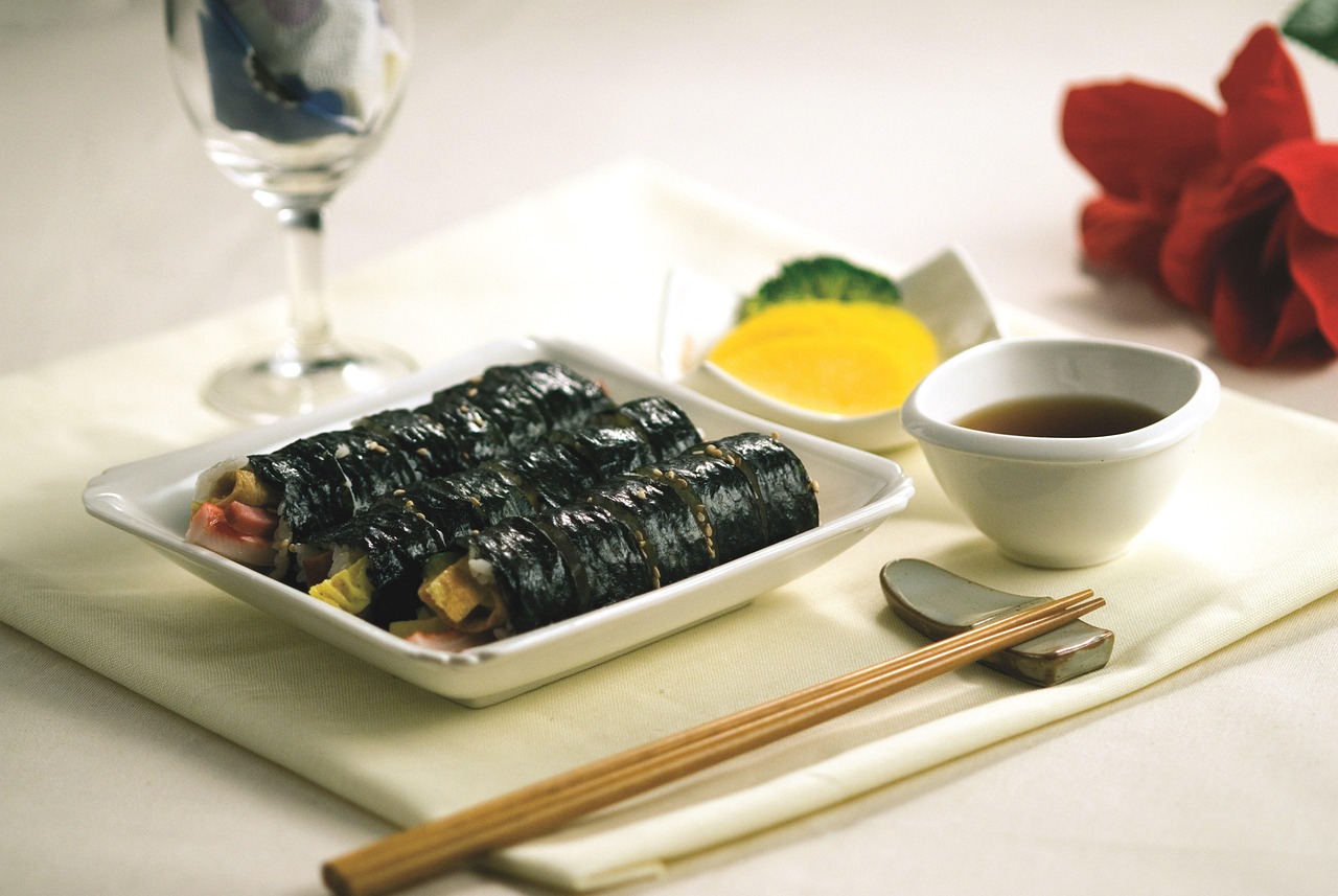 김밥에 "이것" 넣으면 절대 안 되는 이유 (건강 전문가 경고)