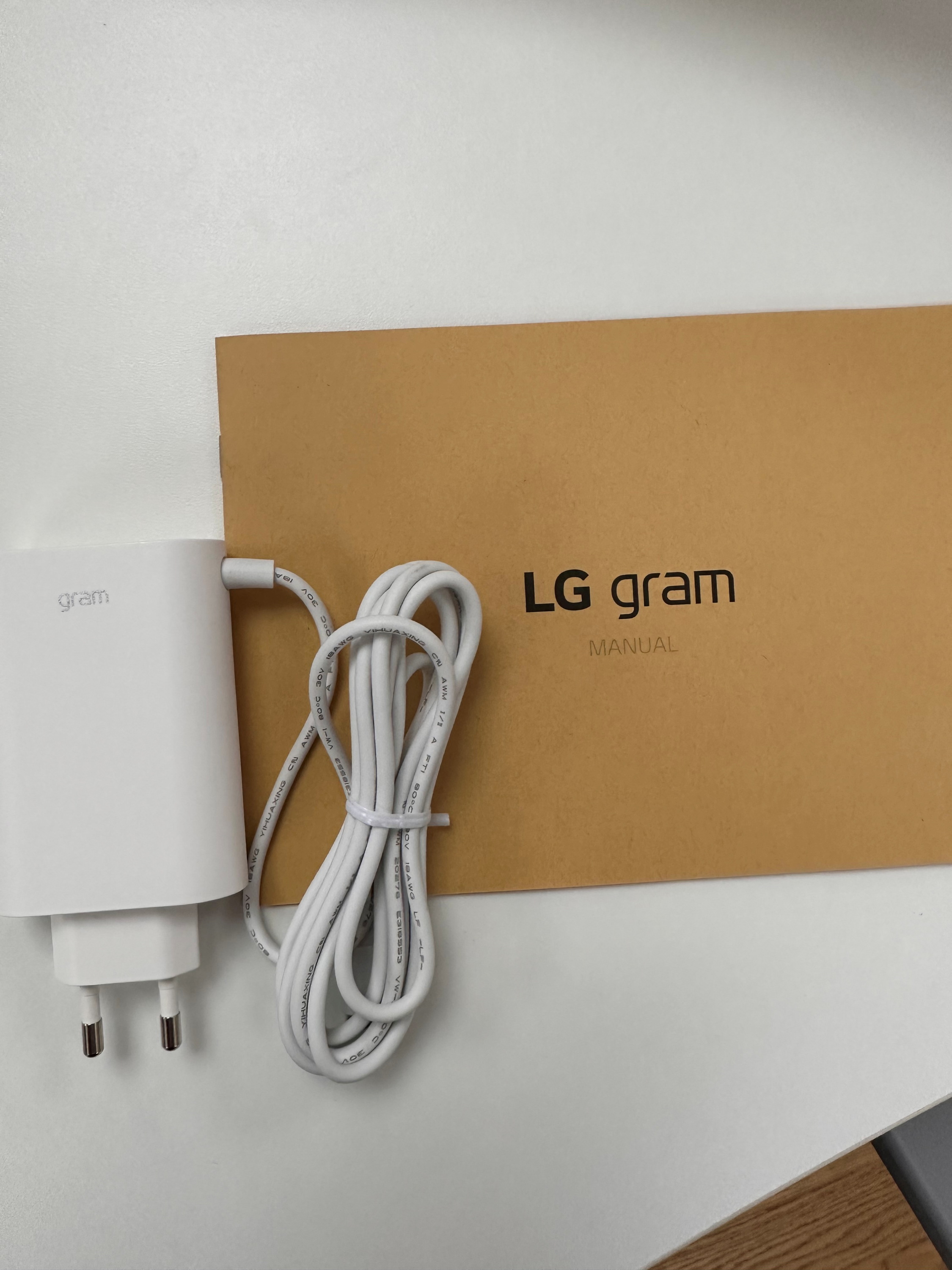 LG-그램-16-구성품