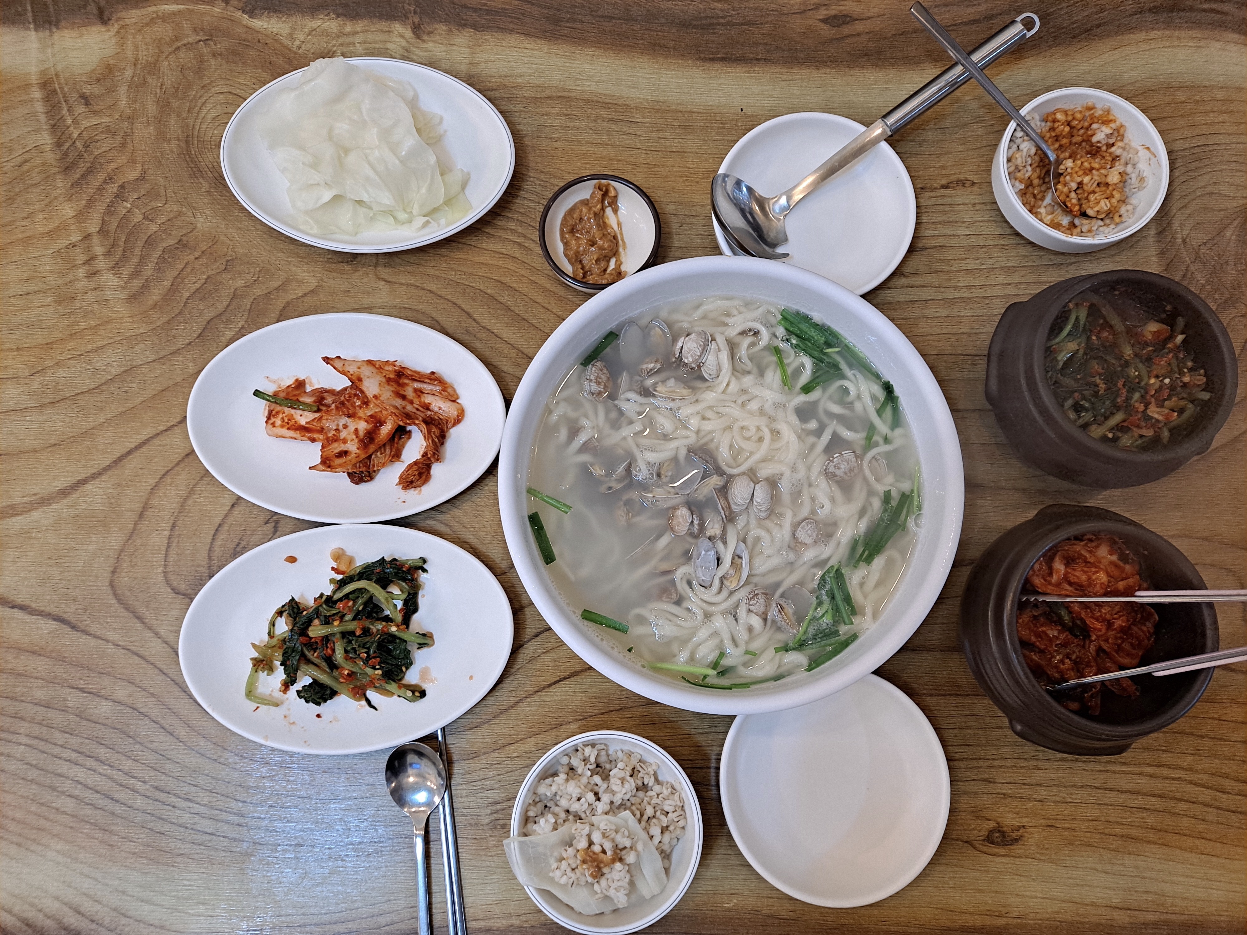  단순함이 만든 깊은 맛, 경기 안산 해뜰참칼국수