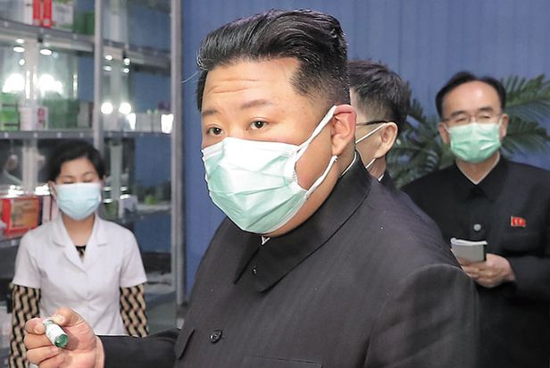  中, 北에 의약품 나를 기사 모집 北, 정부 지원제안 무응답 의약품 사재기 불법 유통 판을 치고 있어 의무 부대 투입 평양시 의약품 공급 안정 전세계 코로나19 백신 접종 시작도 안한 두 나라