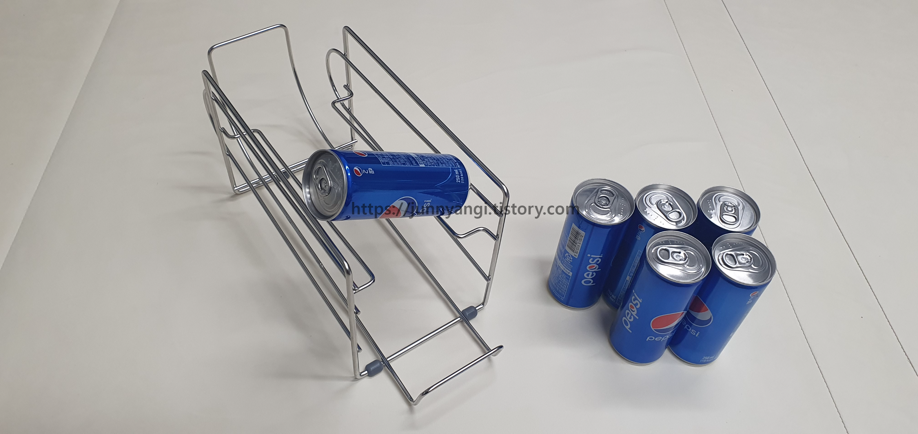이노카 맥주캔 정리랙으로 가족이 마실 캔 음료를 효율적으로 정리했습니다. 이노카 맥주캔 정리랙으로 가족이 마실 캔 음료를 효율적으로 정리했습니다.
