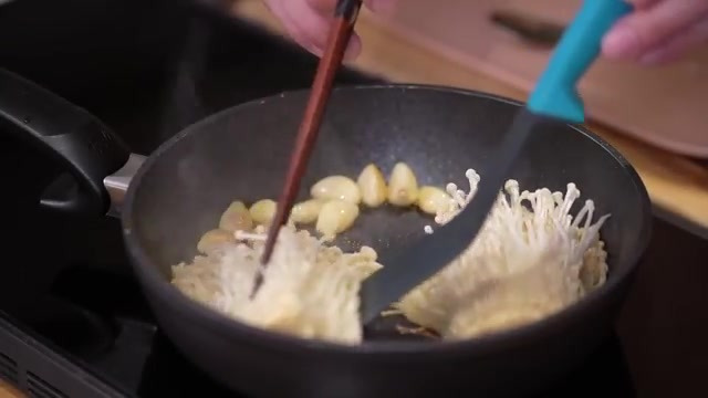 팽이버섯 스테이크 조리 과정