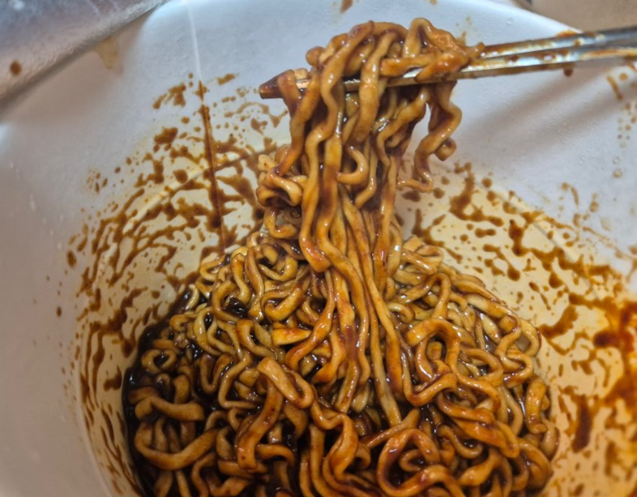 공화춘 불짜장 컵라면