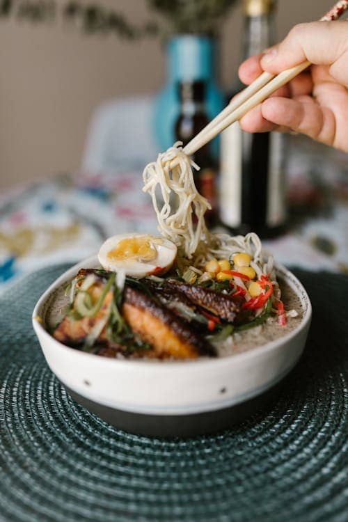 노포 맛집 탐방 : 시간을 담은 한 그릇의 이야기