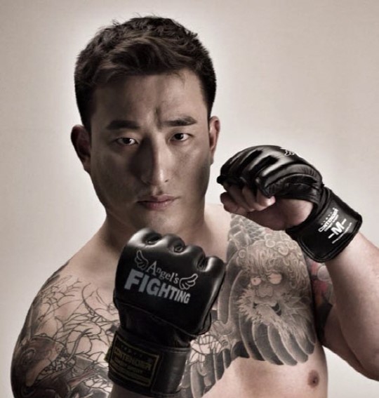  부산협객 박현우 로또 1011회 1등 22억 당첨, 주먹이 운다 종합 격투기 선수. 로드FC 가수 활동. 장난이었네요..