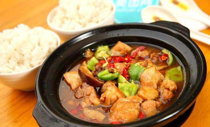 황먼지(黄焖鸡) , 중국식 찜닭의 유래와 특징