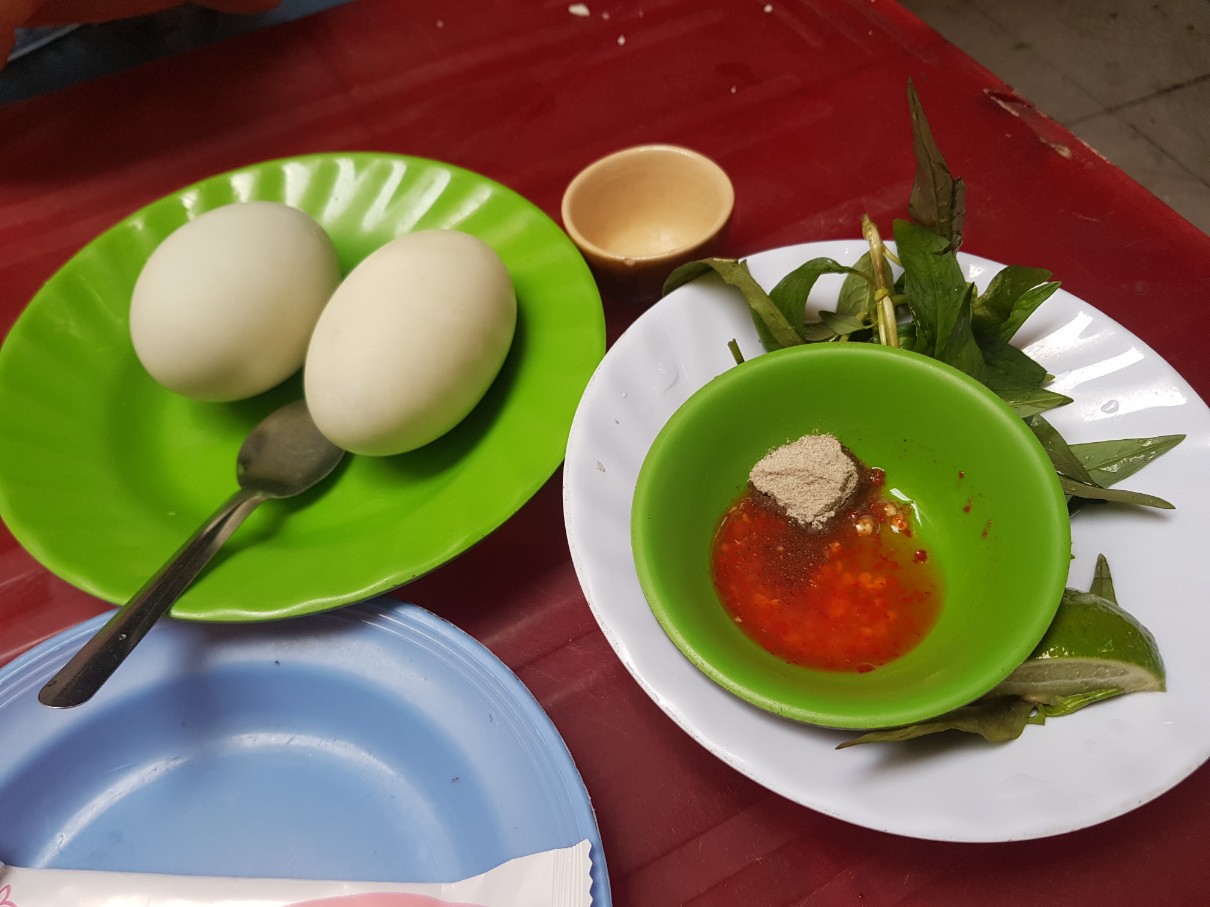 호치민 2군 타오디엔 Baby Duck Egg 전문점 Kim Thao Restaurant - 베이비 덕 에그