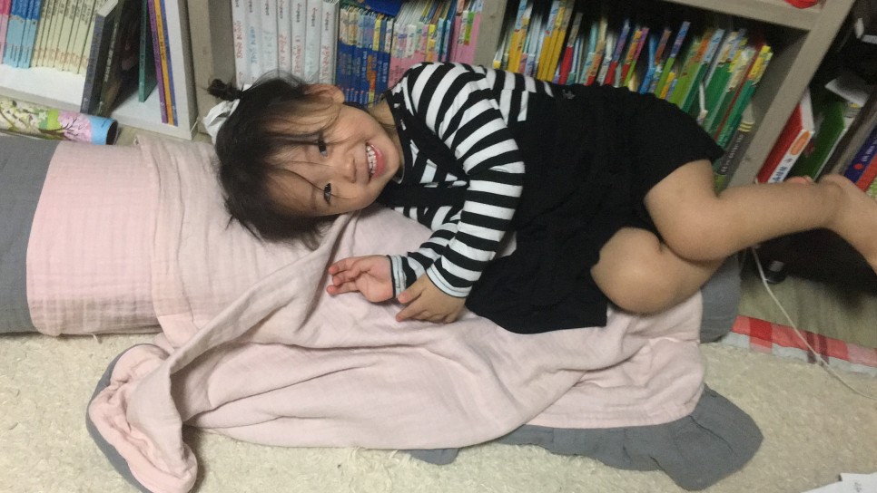  퇴근하고 집에 들어갈 때 카메라 켜고 들어가 봤습니다