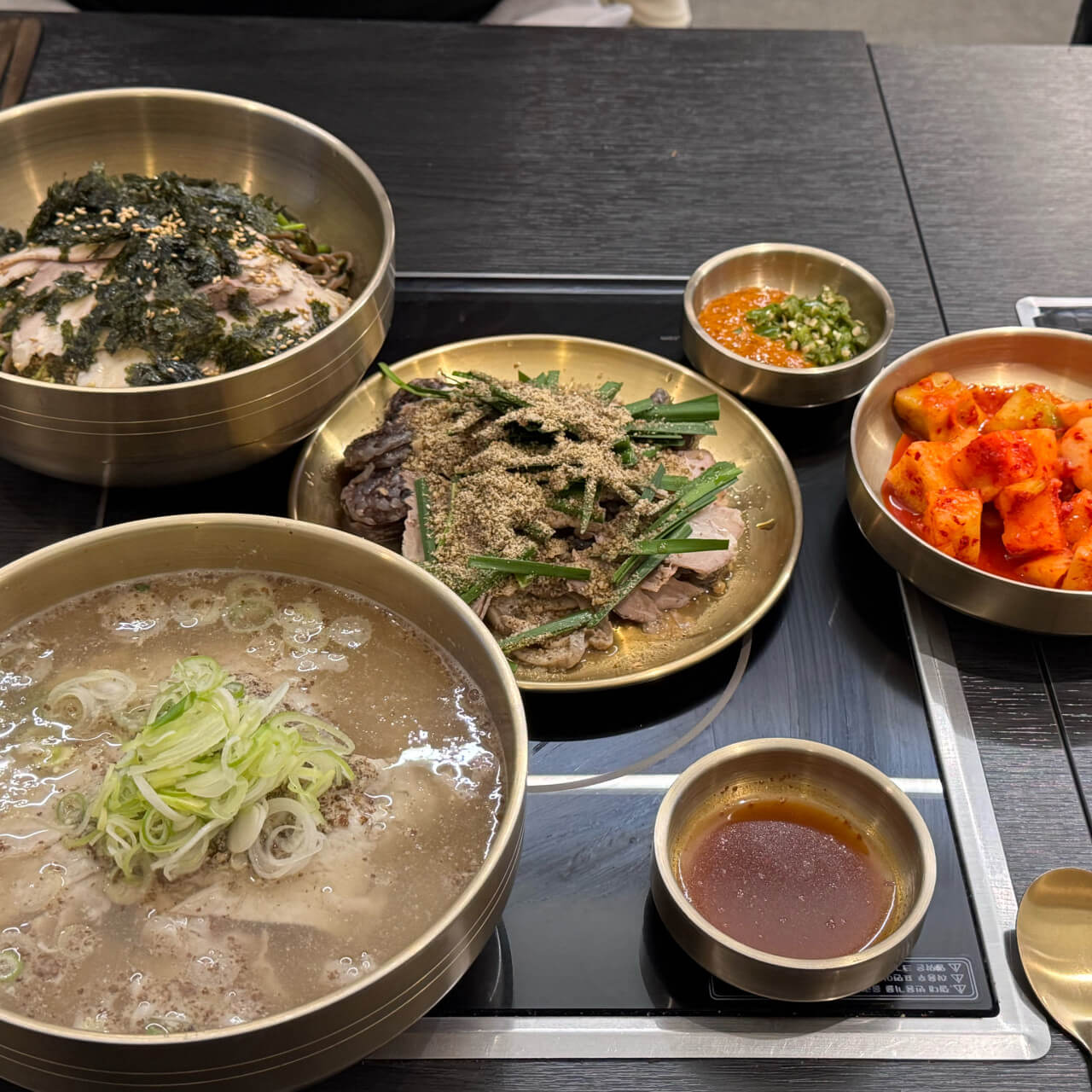 생방송투데이 막 퍼주는 집&amp;#44; 얼만데요? 서울 성수 곰탕 맛집 돈골약방 생방송투데이 3772회 