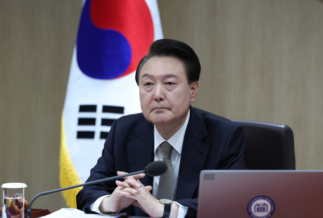  푸틴, 김정은에 '아우루스' 세단 선물