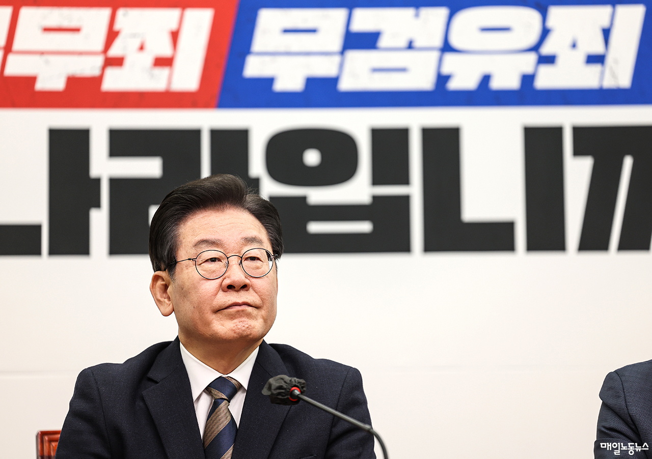 이재명 대표 쌍방울 대북송금 관련 제3자 뇌물죄로 불구속 기소, 4가지 혐의에 대해 재판받게 된 이재명 대표 - 이재명 대표 기소에 대한 정치권의 반응 이재명 대표 쌍방울 대북송금 관련 제3자 뇌물죄로 불구속 기소, 4가지 혐의에 대해 재판받게 된 이재명 대표 - 이재명 대표 기소에 대한 정치권의 반응