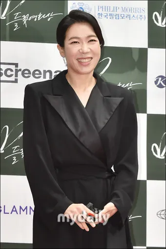염혜란 프로필 남편 배우 나이 결혼_19
