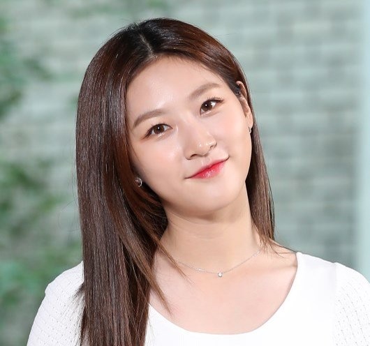  아역배우 출신 김새론, 강남 청담동 학동사거리 만취 음주 운전 적발, 구조물 충돌 후 도주. 음주측정 거부.
