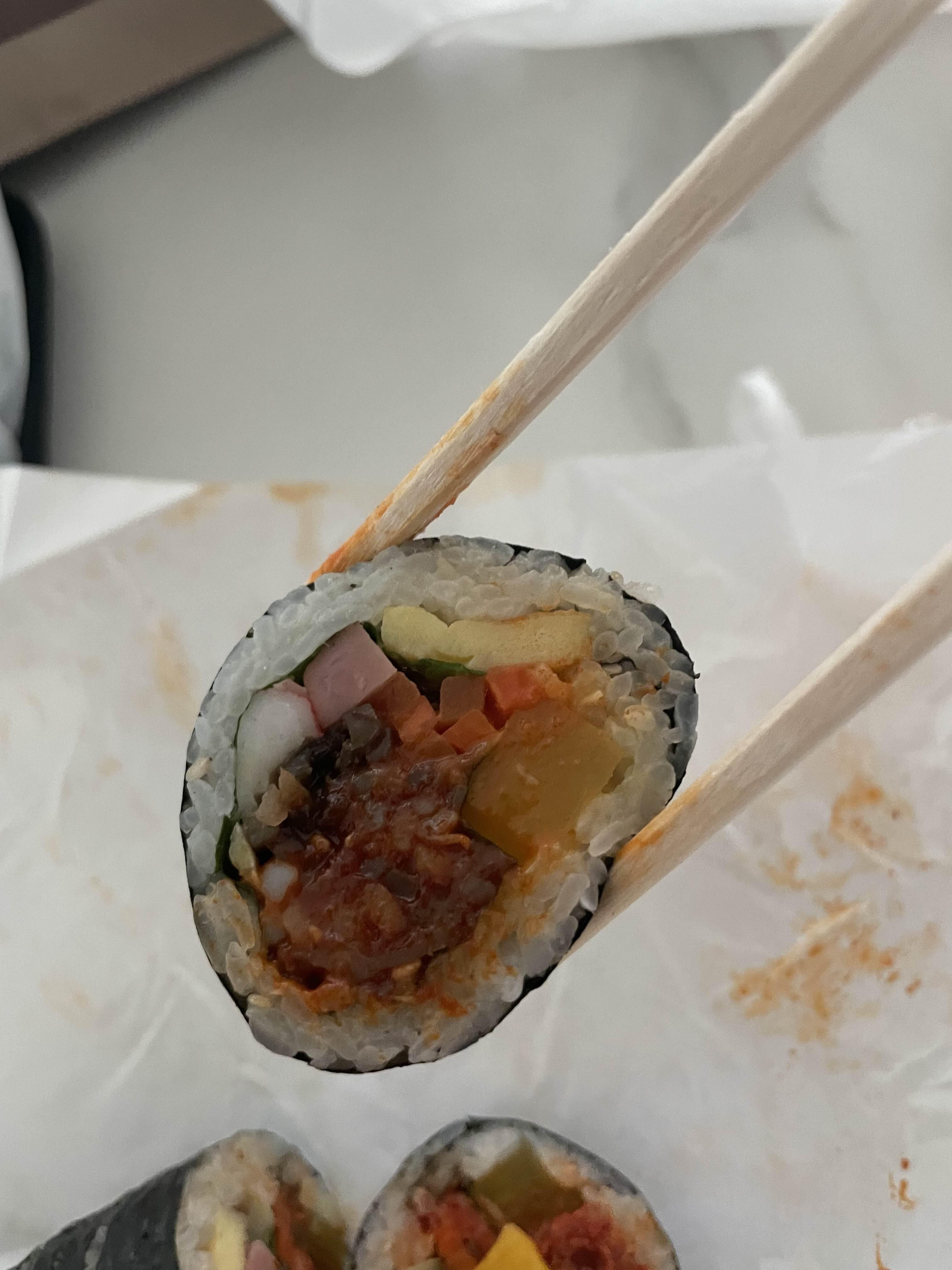 용만이네 김밥 진미채김밥