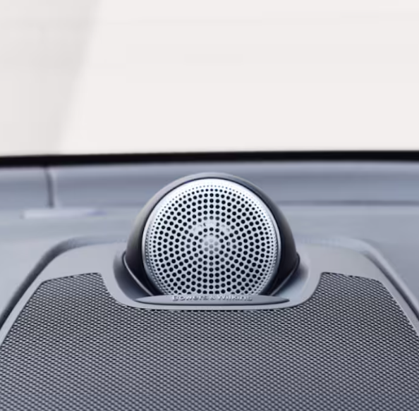 2025 볼보 XC 60 하이브리드 디자인 기능 모의견적