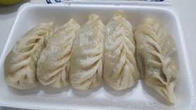 후야네손만두 이미지