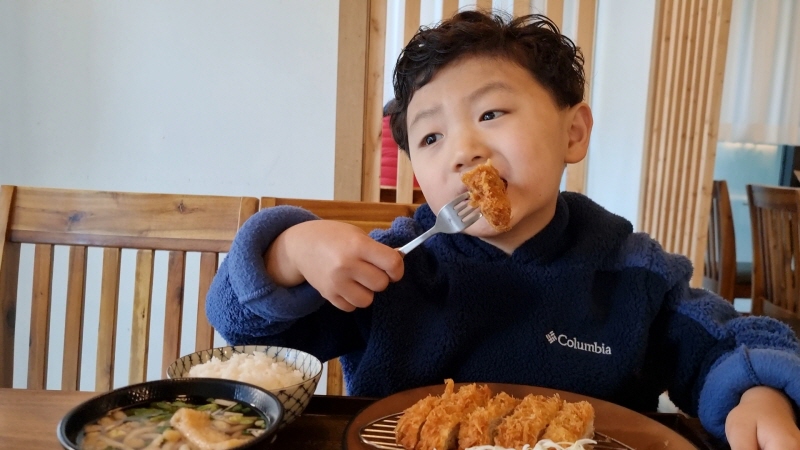  남자컷트 미용실 젠틀맨에서 파마하고, 애견동반식당 이누네코식당에서 돈가스먹은 날