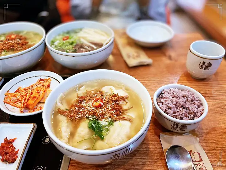 식객 허영만 백반기행 김용림 편 이북식 손만두 전골 만둣국 평양식 만두전골 김포 맛집 소개