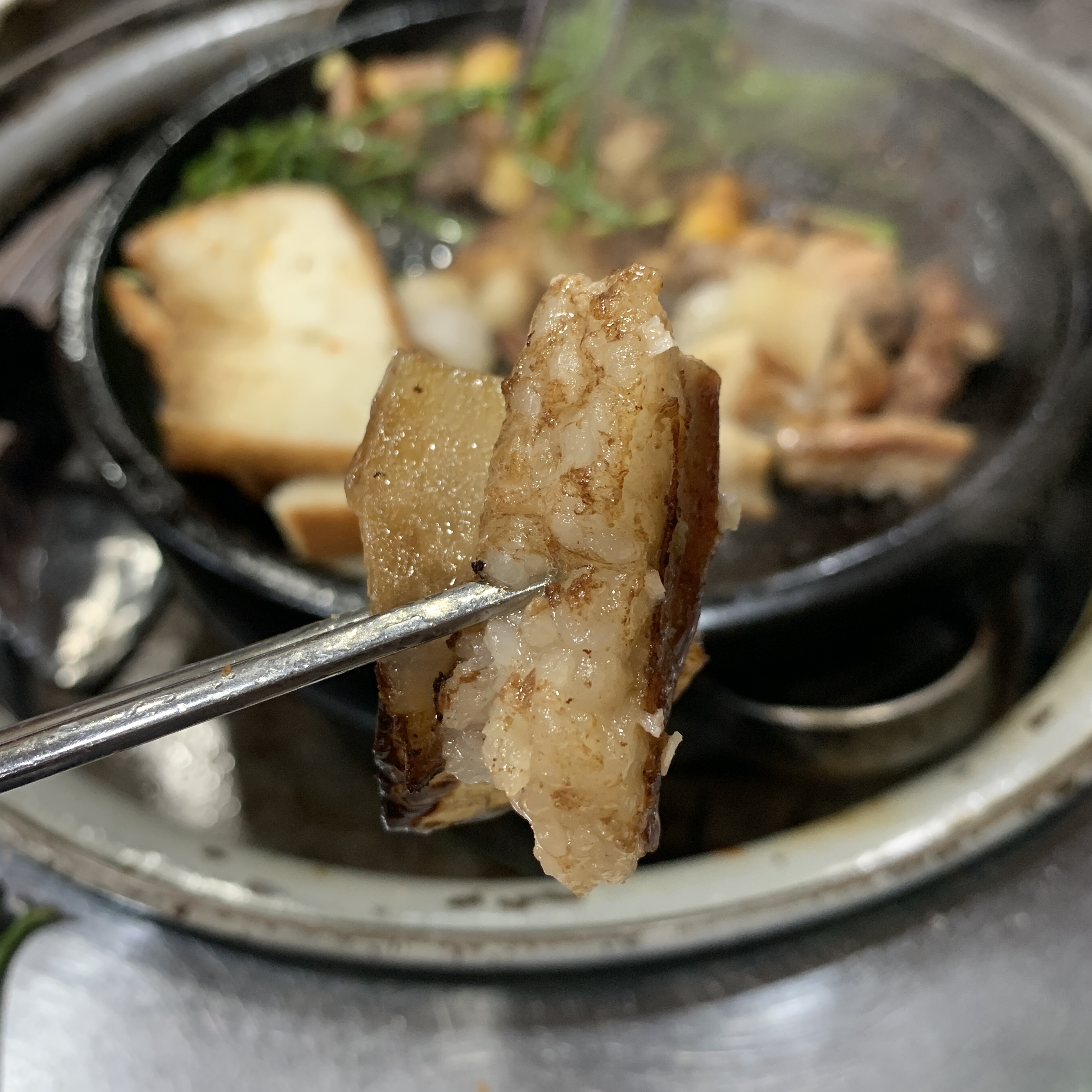  곱창에 통마늘이 쏙? 철산 토종곱창
