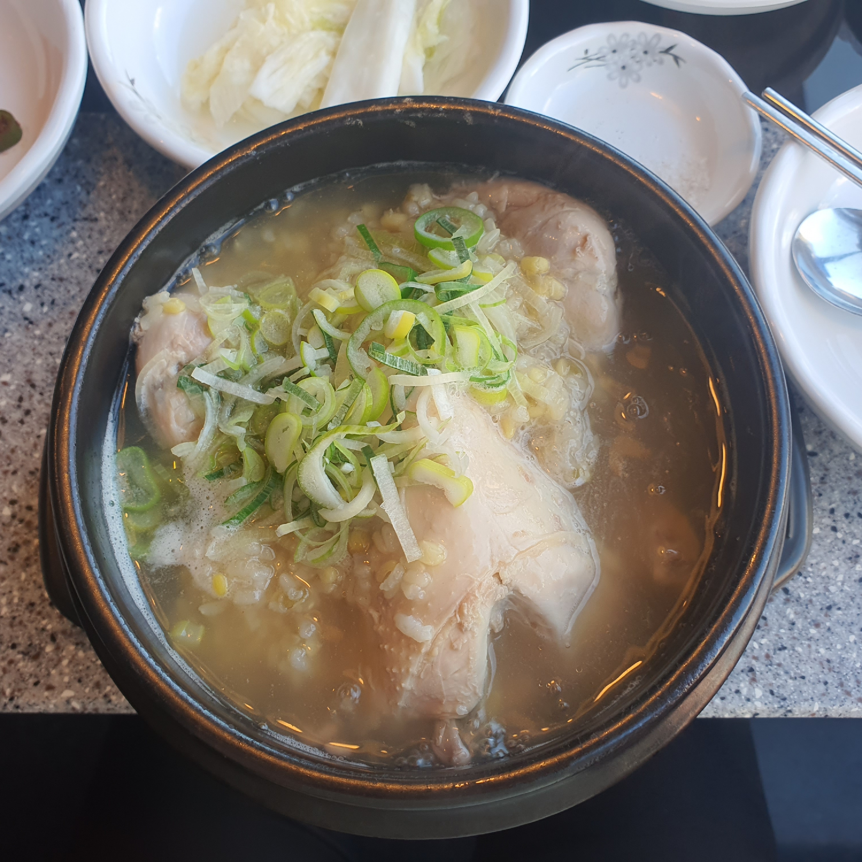 청담삼계탕능이백숙 이미지