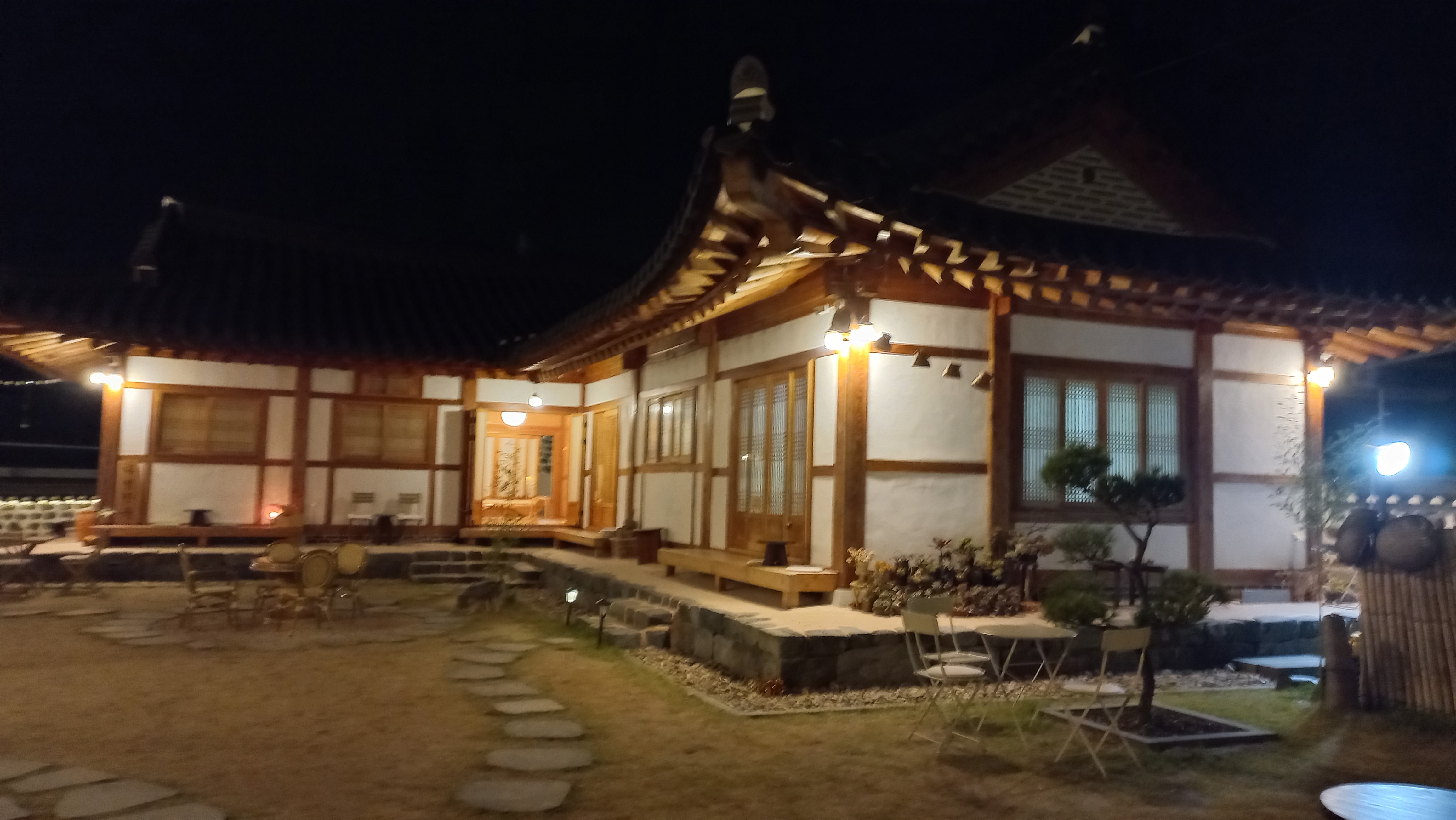 부여 한옥카페, 야경이 예쁜 카페 무드빌리지 - 휴식같은 여행으로의 초대 이미지