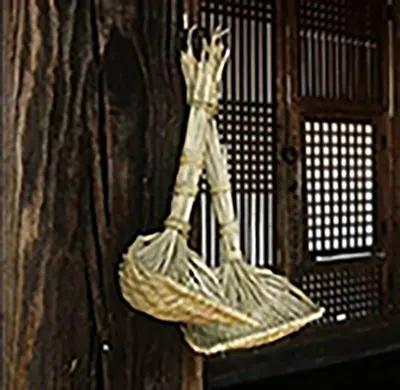 조리가 기둥에 걸려 있는 모습