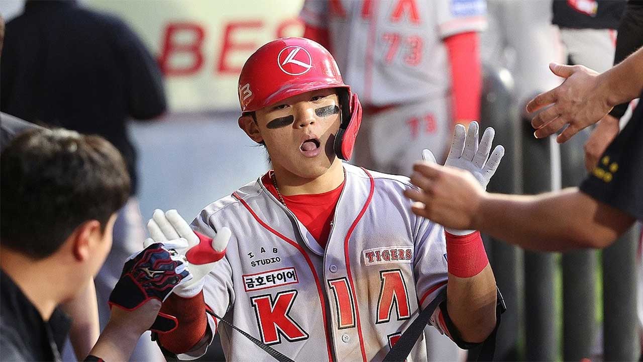 KIA 타이거즈 김도영 한 시즌 최다 득점 기록 아시아 타이 달성, 38홈런 40도루로 일찌감치 MVP 예약 KIA 타이거즈 김도영 한 시즌 최다 득점 기록 아시아 타이 달성, 38홈런 40도루로 일찌감치 MVP 예약