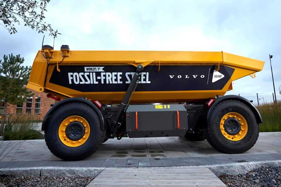  볼보, 세계 최초 무화석 철 사용 무인 차량 공개 VIDEO: Green steel: Volvo Group launches world’s first vehicle using fossil-free steel