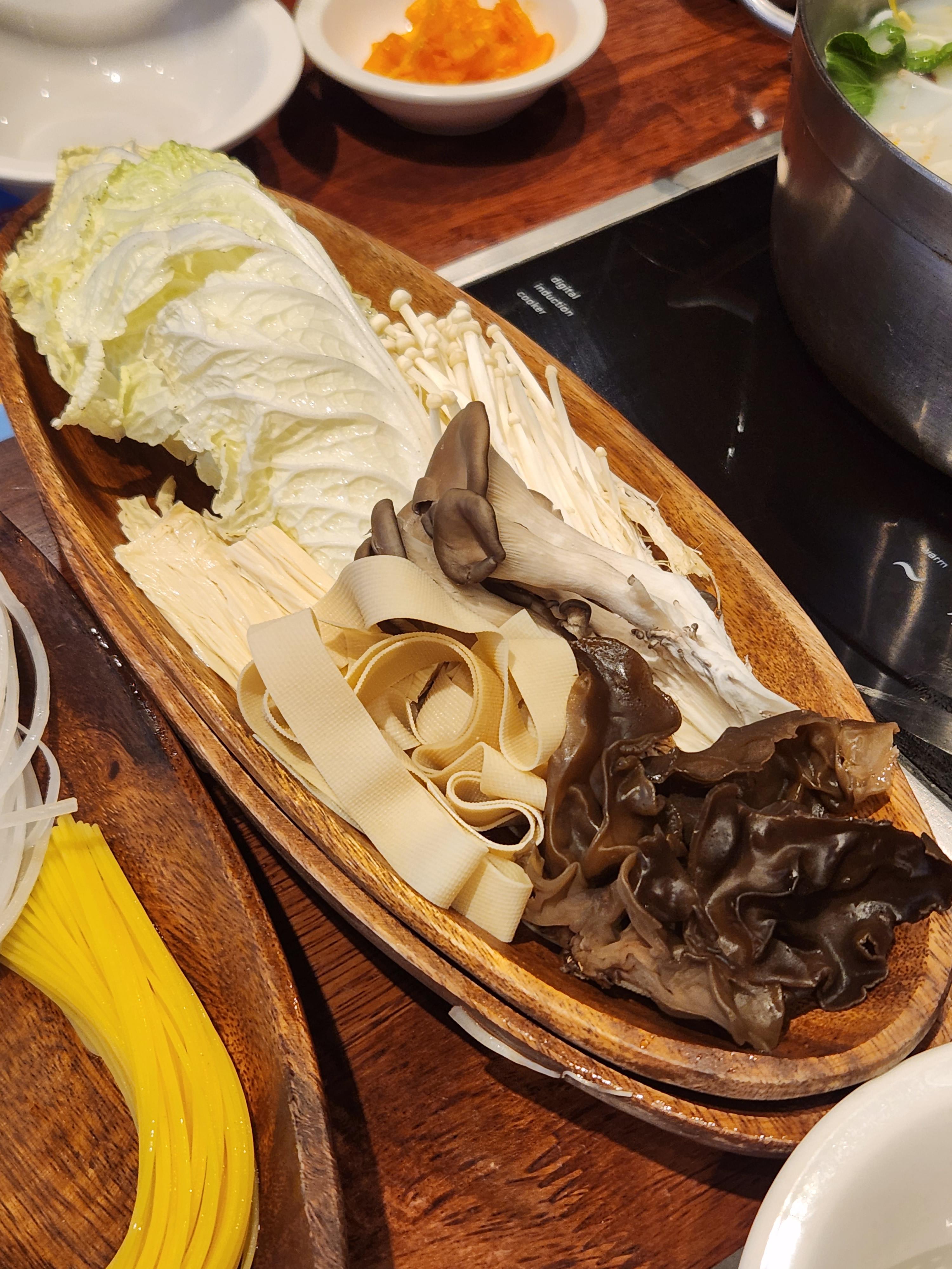 판교 맛집 식당 아브뉴프랑 추천식당 훠궈야 재료 채소