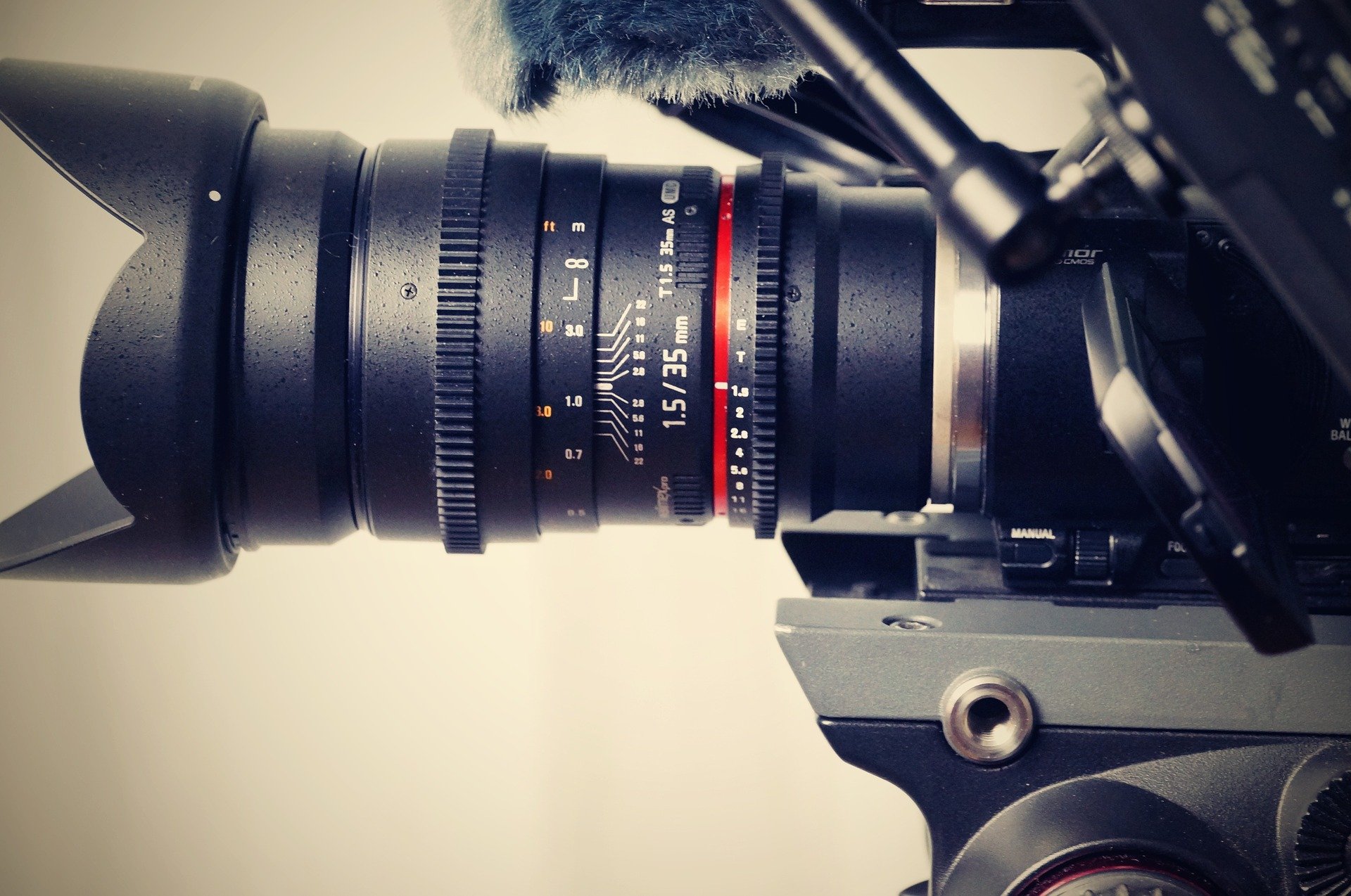  영화용 카메라와 DSLR, 하이브리드 카메라