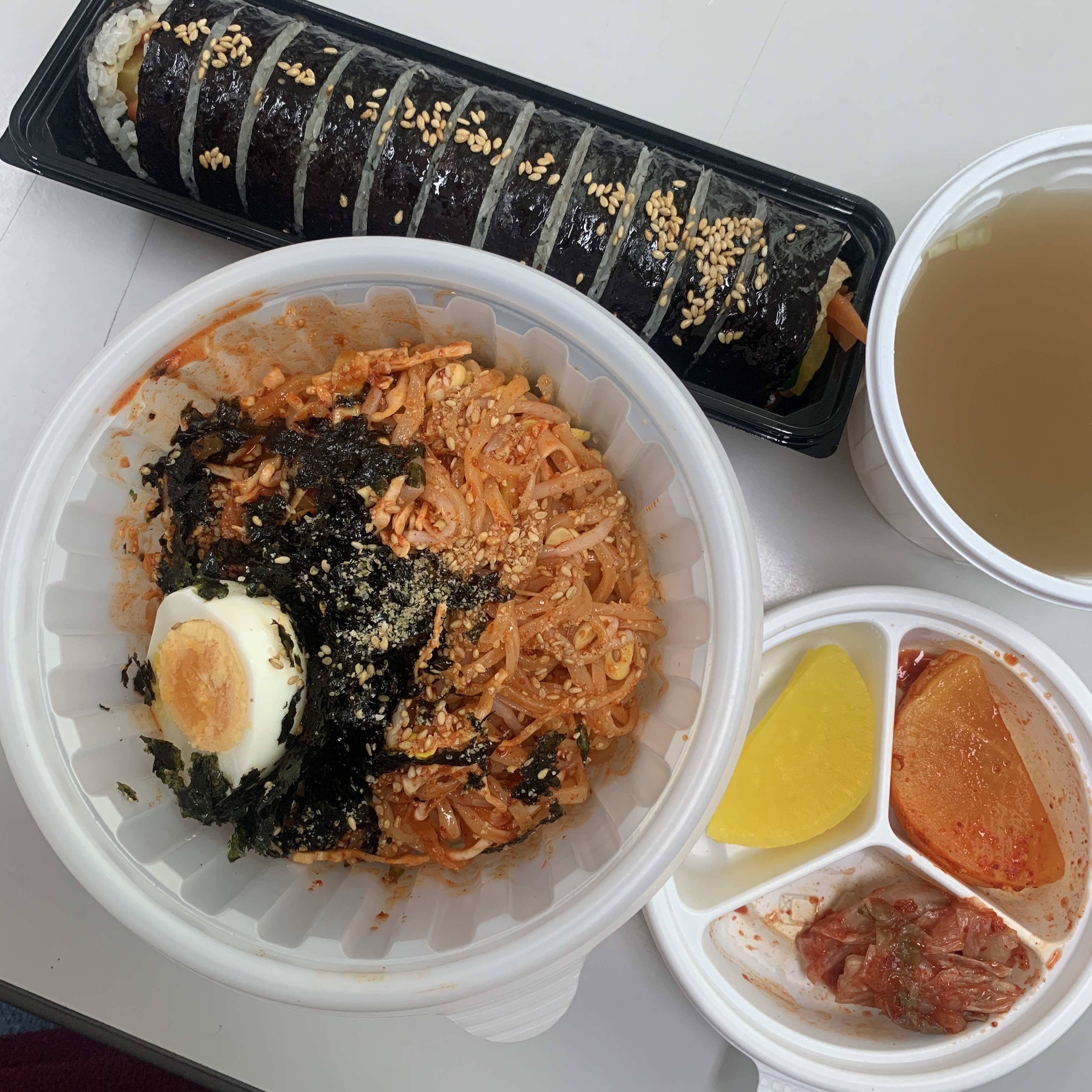  수유리우동집 가산점 쫄깃 탱글 쫄면과 시금치김밥의 조화