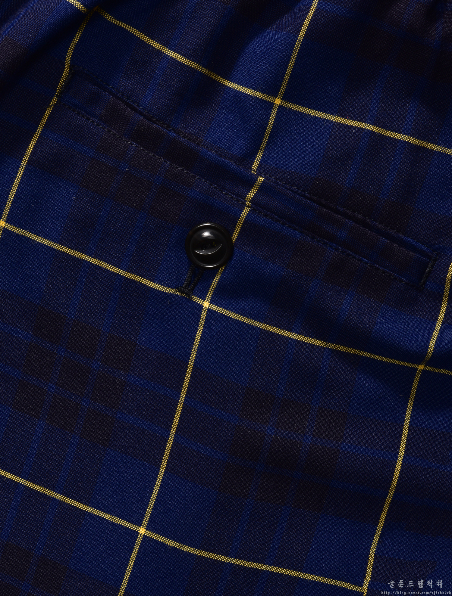 푸른 체크 무늬 바지의 그림자 (Golden Dream Pictures) 6