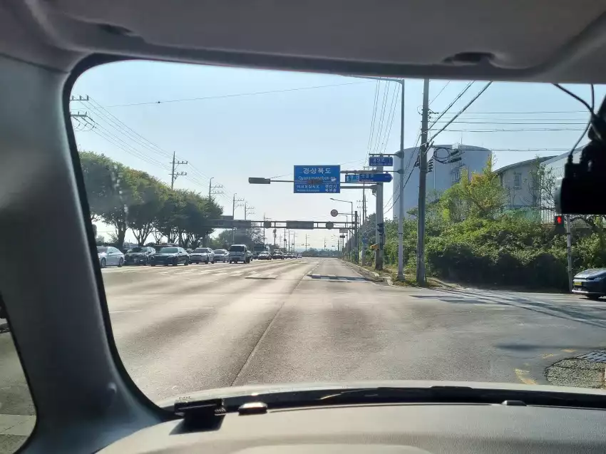 시내로 향하는 반대편은 출근이 분주한데 이쪽은 한적했습니다.