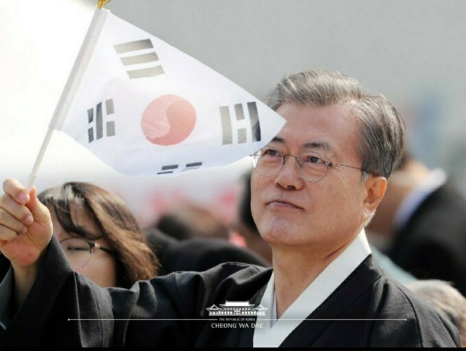  문재인 대통령 사주  겨울에 태어난 소나무 같은 사주