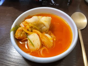 김치만두전골 